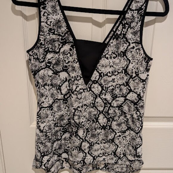 Snake skin pattern cut out tank top S - Picture 2 of 6